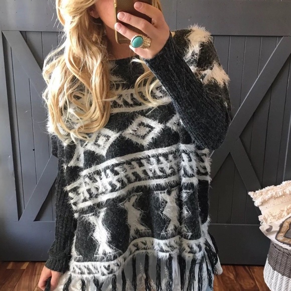 LAST ONE! New Boho Cozy Native Blanket Sweater Top - Picture 3 of 5